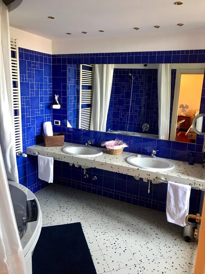 アッサーゴ B ＆ B インデペンデンテ Bed & Breakfast エクステリア 写真